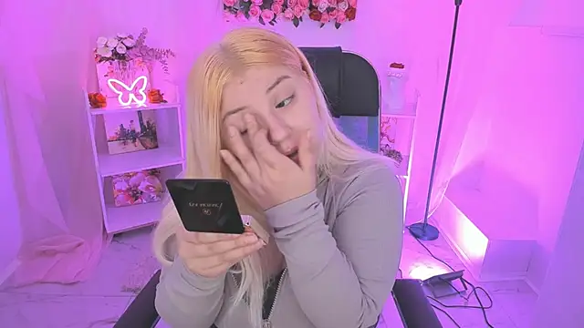 Snapshot of DiaAngell chatting on 11/13/25, 07:35 DiaAngell online show from 11/13/25, 07:35