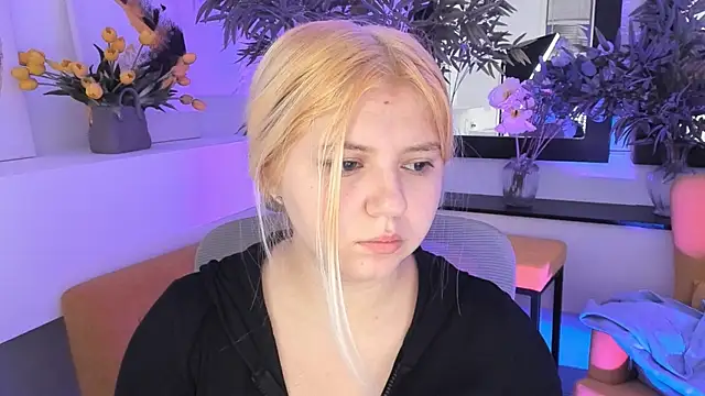 Snapshot of DiaAngell chatting on 11/14/25, 07:56 DiaAngell online show from 11/14/25, 07:56