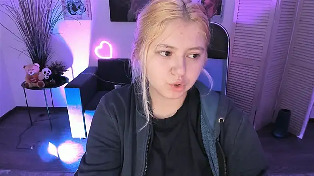 Snapshot of DiaAngell chatting on 11/23/25, 07:46 DiaAngell online show from 11/23/25, 07:46