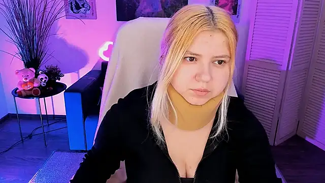 Snapshot of DiaAngell chatting on 11/26/25, 06:42 DiaAngell online show from 11/26/25, 06:42