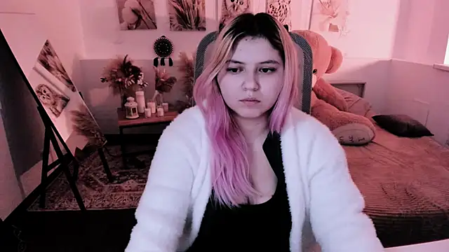 Snapshot of DiaAngell chatting on 03/12/26, 07:31 DiaAngell online show from 03/12/26, 07:31