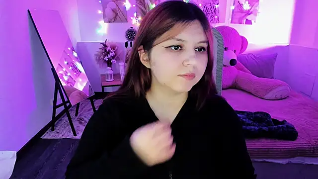 Snapshot of DiaAngell chatting on 04/15/26, 07:58 DiaAngell online show from 04/15/26, 07:58