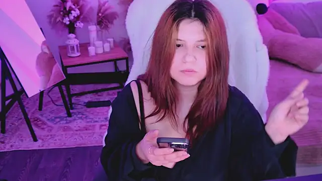 Snapshot of DiaAngell chatting on 04/19/26, 10:56 DiaAngell online show from 04/19/26, 10:56