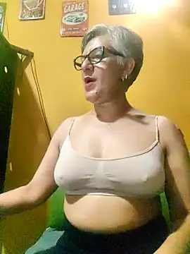 ilonna2025 online show from 03/02/25, 10:16