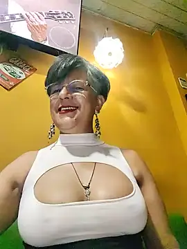 ilonna2025 online show from 07/15/26, 10:26