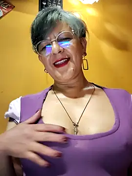 ilonna2025 online show from 07/16/26, 10:38