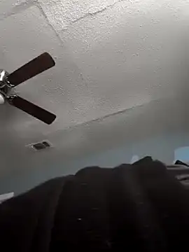 Snapshot of Burrrucecold00 chatting on 02/23/25, 07:28 Burrrucecold00 online show from 02/23/25, 07:28