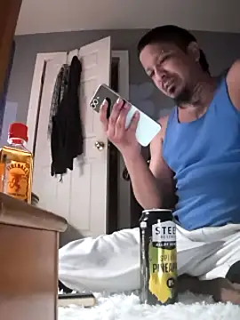 Snapshot of Burrrucecold00 chatting on 03/11/25, 10:18 Burrrucecold00 online show from 03/11/25, 10:18