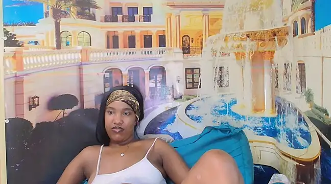 Snapshot of EroticSexyPrada chatting on 01/27/25, 08:39 EroticSexyPrada online show from 01/27/25, 08:39