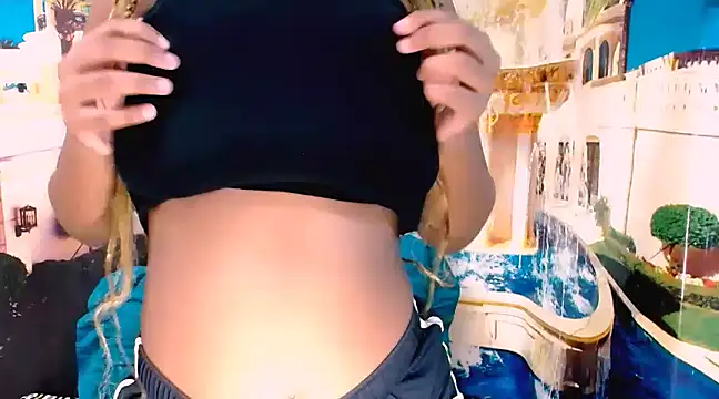 Snapshot of EroticSexyPrada chatting on 02/17/25, 05:10 EroticSexyPrada online show from 02/17/25, 05:10