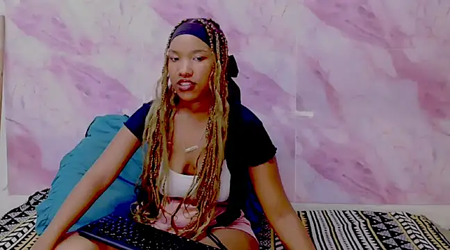 Snapshot of EroticSexyPrada chatting on 02/22/25, 07:03 EroticSexyPrada online show from 02/22/25, 07:03