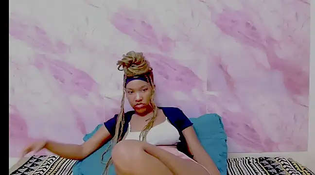 Snapshot of EroticSexyPrada chatting on 02/23/25, 01:13 EroticSexyPrada online show from 02/23/25, 01:13