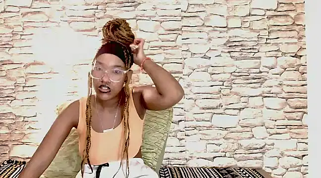 Snapshot of EroticSexyPrada chatting on 02/25/25, 04:24 EroticSexyPrada online show from 02/25/25, 04:24