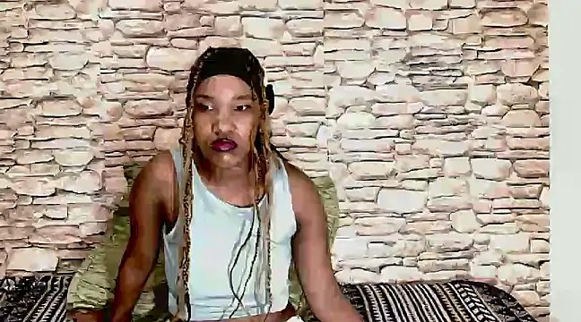 Snapshot of EroticSexyPrada chatting on 02/26/25, 04:36 EroticSexyPrada online show from 02/26/25, 04:36