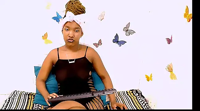 Snapshot of EroticSexyPrada chatting on 03/06/25, 04:38 EroticSexyPrada online show from 03/06/25, 04:38