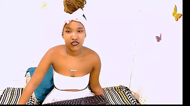 Snapshot of EroticSexyPrada chatting on 03/07/25, 08:02 EroticSexyPrada online show from 03/07/25, 08:02