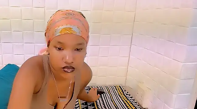 Snapshot of EroticSexyPrada chatting on 03/14/25, 12:32 EroticSexyPrada online show from 03/14/25, 12:32