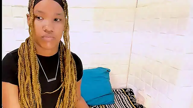 Snapshot of EroticSexyPrada chatting on 03/15/25, 05:08 EroticSexyPrada online show from 03/15/25, 05:08