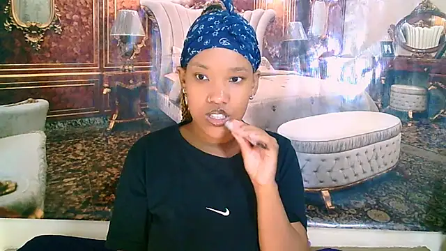 Snapshot of EroticSexyPrada chatting on 02/16/26, 06:53 EroticSexyPrada online show from 02/16/26, 06:53