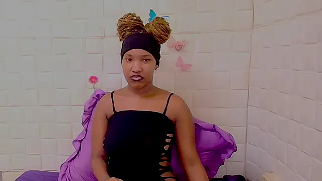 Snapshot of EroticSexyPrada chatting on 02/26/26, 06:40 EroticSexyPrada online show from 02/26/26, 06:40