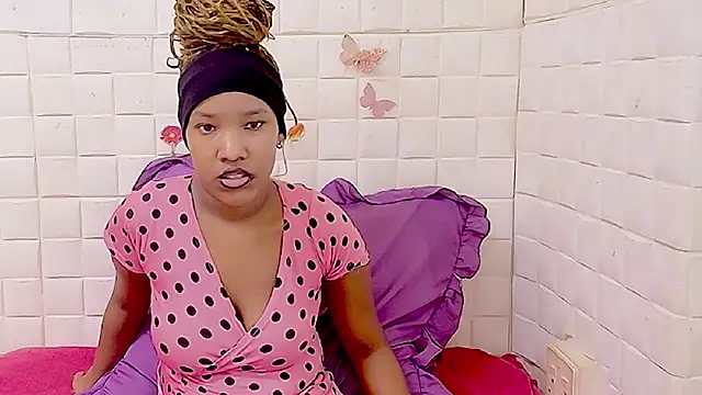 Snapshot of EroticSexyPrada chatting on 02/28/26, 05:25 EroticSexyPrada online show from 02/28/26, 05:25