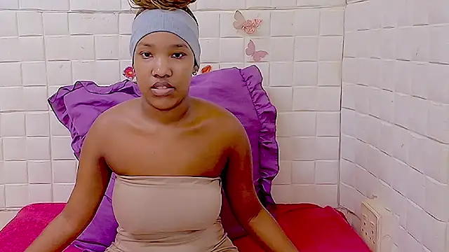 Snapshot of EroticSexyPrada chatting on 03/02/26, 04:47 EroticSexyPrada online show from 03/02/26, 04:47