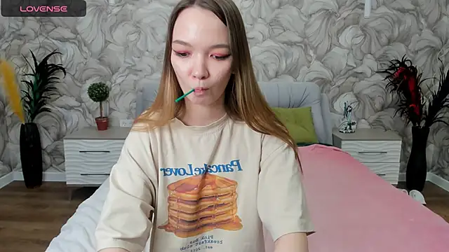 Snapshot of SusannJohnson chatting on 03/09/25, 11:58 SusannJohnson online show from 03/09/25, 11:58