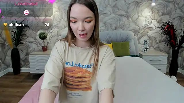 Snapshot of SusannJohnson chatting on 03/10/25, 06:16 SusannJohnson online show from 03/10/25, 06:16