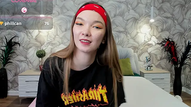 Snapshot of SusannJohnson chatting on 03/10/25, 12:59 SusannJohnson online show from 03/10/25, 12:59