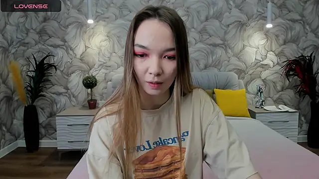 Snapshot of SusannJohnson chatting on 03/13/25, 03:11 SusannJohnson online show from 03/13/25, 03:11