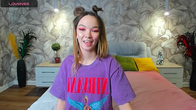 Snapshot of SusannJohnson chatting on 03/16/25, 12:44 SusannJohnson online show from 03/16/25, 12:44