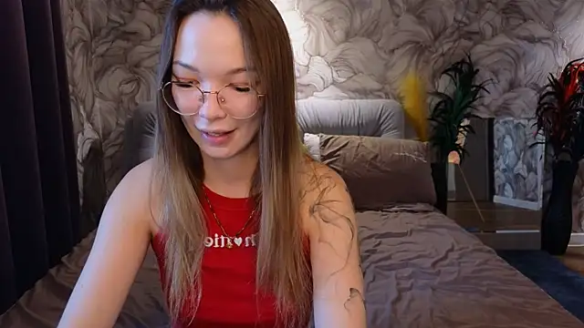 Snapshot of SusannJohnson chatting on 09/20/25, 12:22 SusannJohnson online show from 09/20/25, 12:22