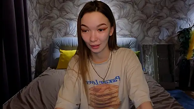 Snapshot of SusannJohnson chatting on 10/28/25, 12:36 SusannJohnson online show from 10/28/25, 12:36