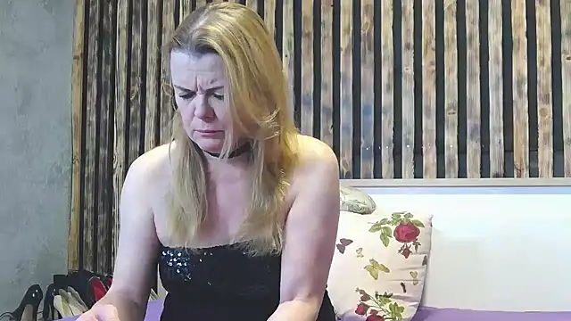 Snapshot of Kisi_Lovi chatting on 02/21/26, 04:13 Kisi Lovi online show from 02/21/26, 04:13