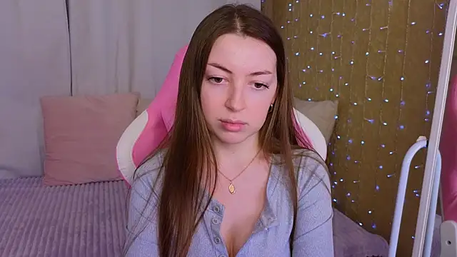 Ann moon   online show from 02/06/25, 01:43