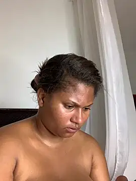 Snapshot of madell chatting on 02/25/26, 06:12 madell online show from 02/25/26, 06:12