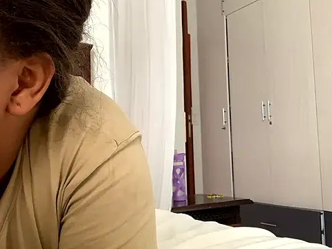 Snapshot of madell chatting on 03/03/26, 07:47 madell online show from 03/03/26, 07:47