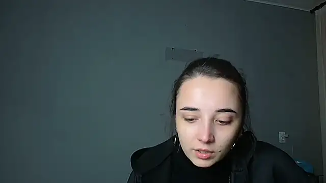 Eva Gloryy online show from 11/23/25, 05:57