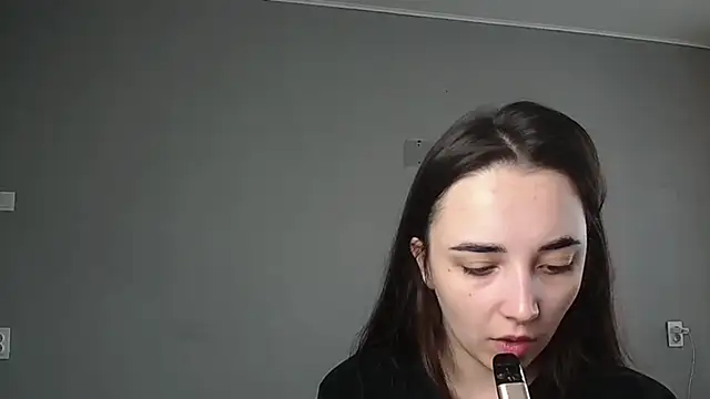 Eva Gloryy online show from 04/13/26, 09:15