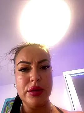 Snapshot of HotLivv69 chatting on 09/28/25, 08:47 HotLivv69 online show from 09/28/25, 08:47