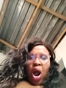 Snapshot of bubblendz1988 chatting on 03/13/25, 06:12 bubblendz1988 online show from 03/13/25, 06:12