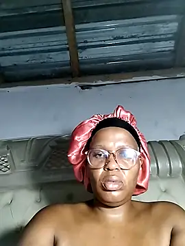 Snapshot of bubblendz1988 chatting on 03/23/25, 03:32 bubblendz1988 online show from 03/23/25, 03:32