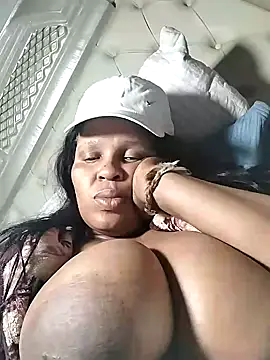 Snapshot of bubblendz1988 chatting on 09/24/25, 03:48 bubblendz1988 online show from 09/24/25, 03:48