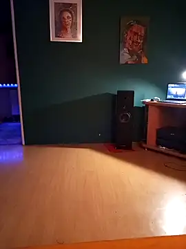 Snapshot of bobbuilder77pl chatting on 01/29/25, 03:58 bobbuilder77pl online show from 01/29/25, 03:58