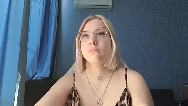 HotBrandyX online show from 03/23/26, 03:43