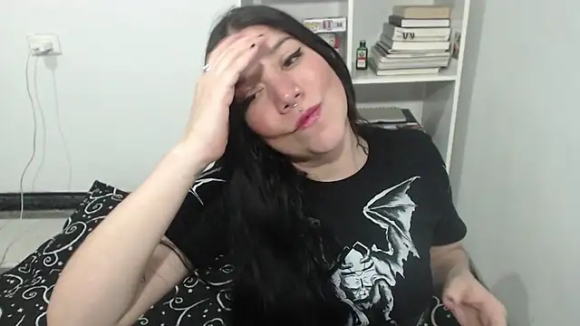 Snapshot of sharonnleon chatting on 03/06/25, 10:36 sharonnleon online show from 03/06/25, 10:36