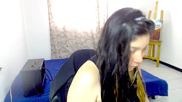 Snapshot of sharonnleon chatting on 10/06/25, 09:01 sharonnleon online show from 10/06/25, 09:01