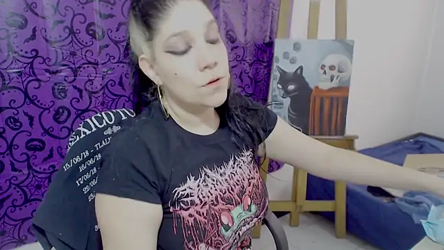 Snapshot of sharonnleon chatting on 10/10/25, 04:28 sharonnleon online show from 10/10/25, 04:28