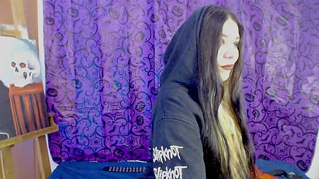 Snapshot of sharonnleon chatting on 10/24/25, 04:36 sharonnleon online show from 10/24/25, 04:36