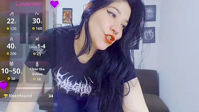 Snapshot of sharonnleon chatting on 03/05/26, 12:17 sharonnleon online show from 03/05/26, 12:17